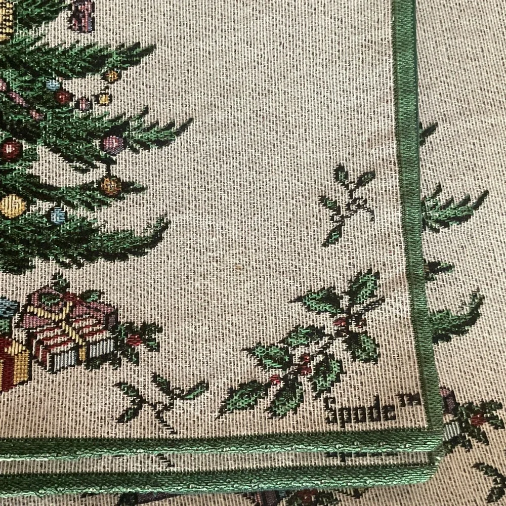 Spode Christmas Tree Tapestry Placemats Scene Weaver Made in USA Set of 4 Green